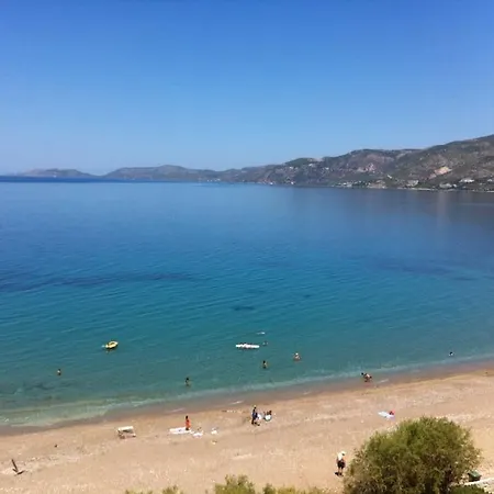 Irida 2br With Amazing Sea View. Lejlighed Loutráki