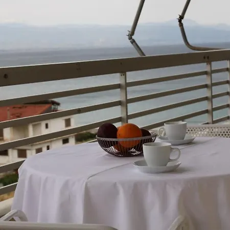 Irida 2br With Amazing Sea View.